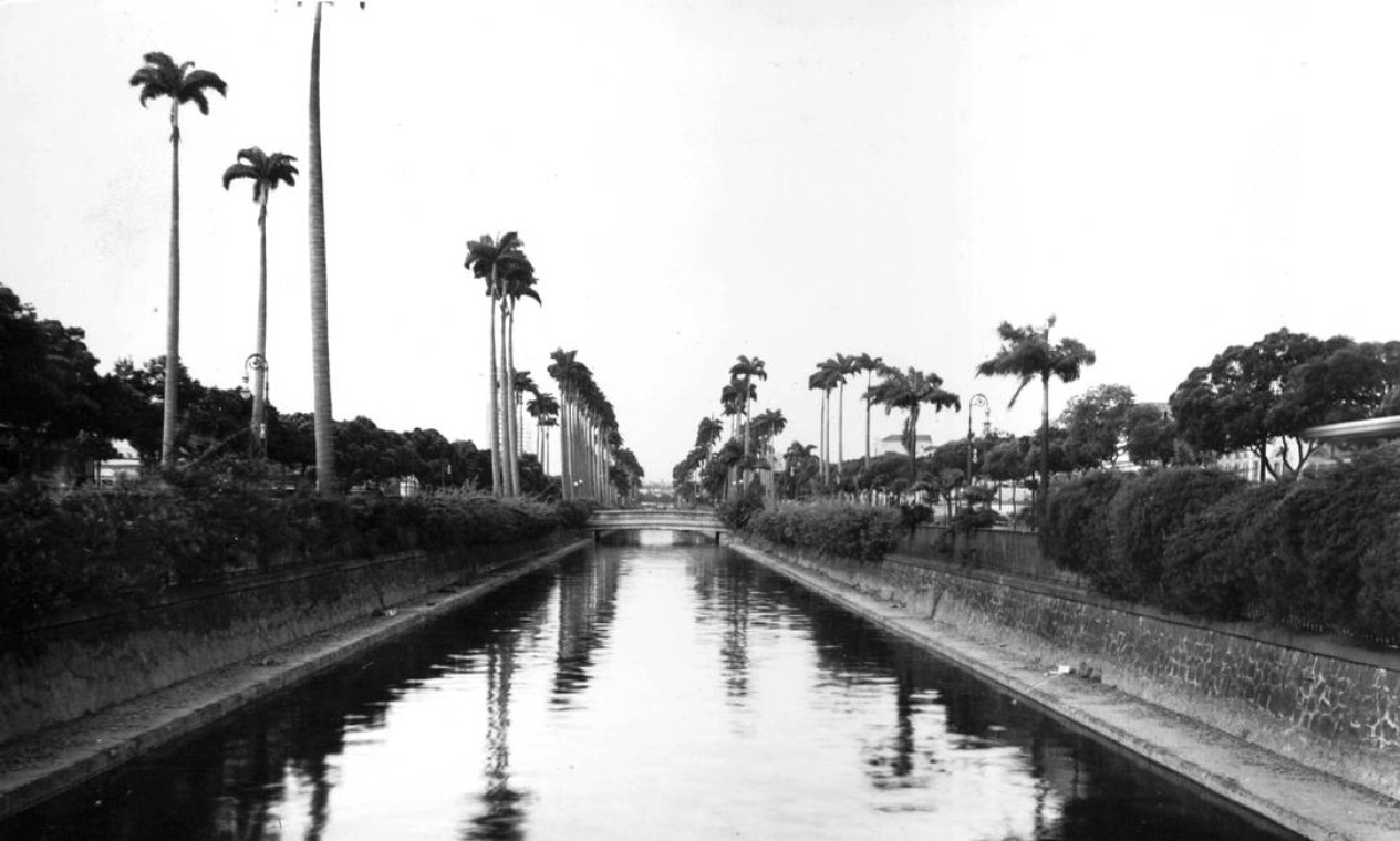 As derrubadas dos imóveis começaram pelo lado mais próximo ao Canal do Mangue, em 1941 Foto: Arquivo Geral da Cidade do Rio de Janeiro