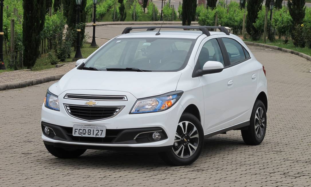 Carros na Web, Chevrolet Onix Seleção 1.0 2015