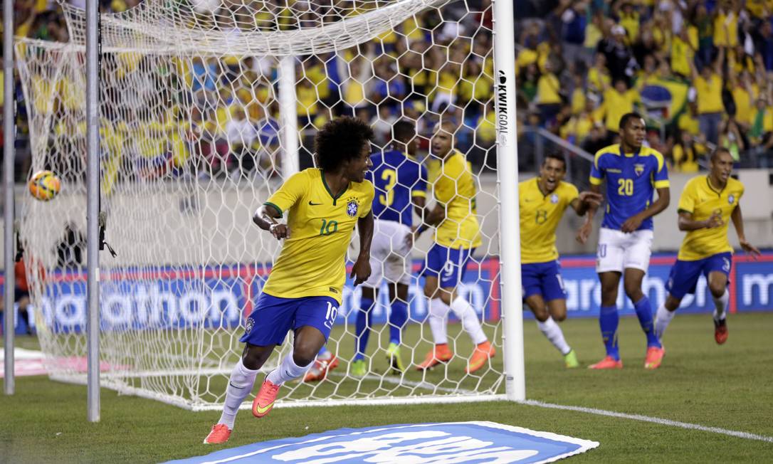 Equador e Colômbia fizeram de tudo para o gol sair, mas o placar