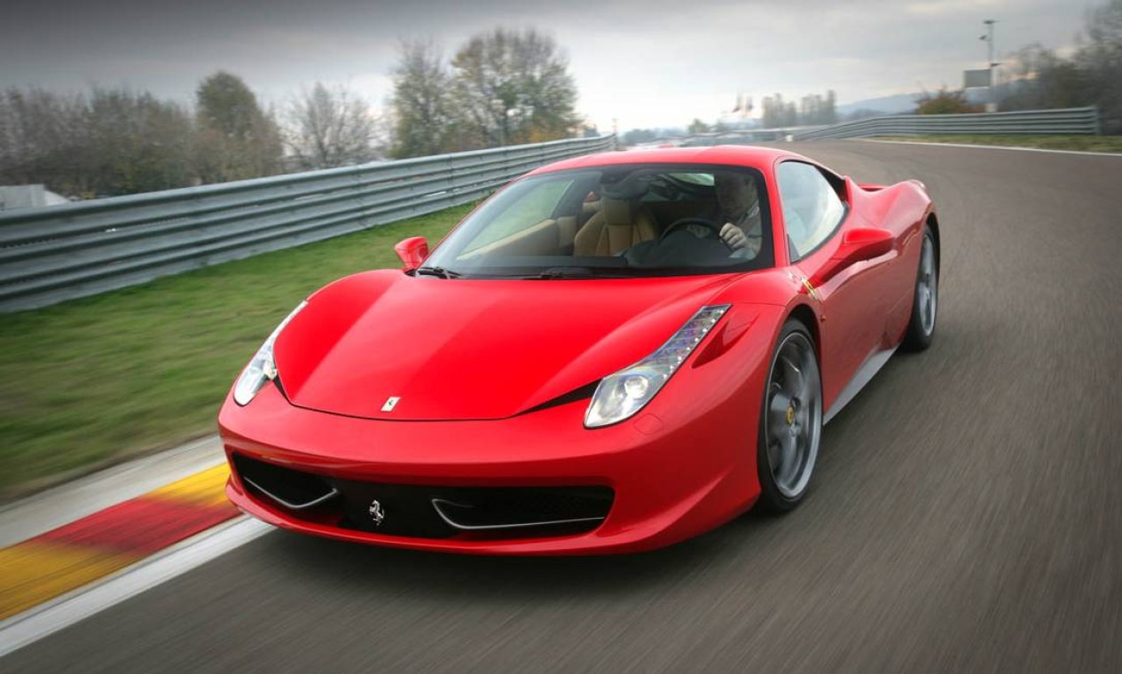 Ferrari 458 Italia passa por recall nos Estados Unidos por causa de seu  porta-malas - Jornal O Globo