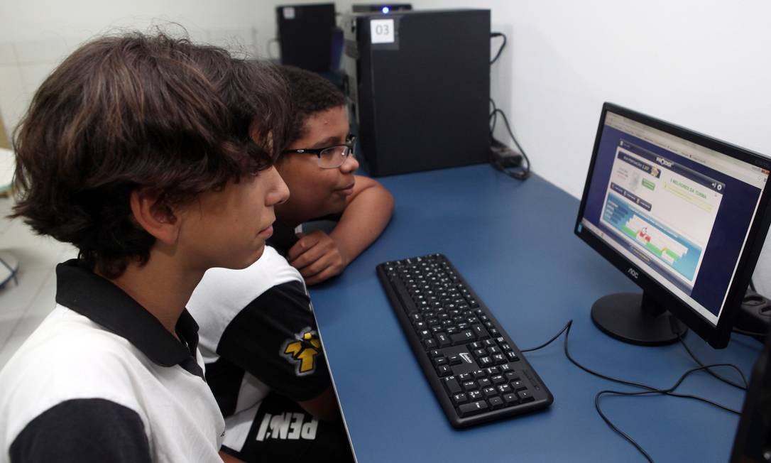 Escolas usam jogos, laboratórios e xadrez como estimulo para os alunos -  Jornal O Globo