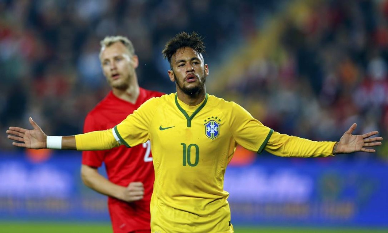 Neymar comemora seu gol, o primeiro do Brasil Foto: MURAD SEZER / REUTERS