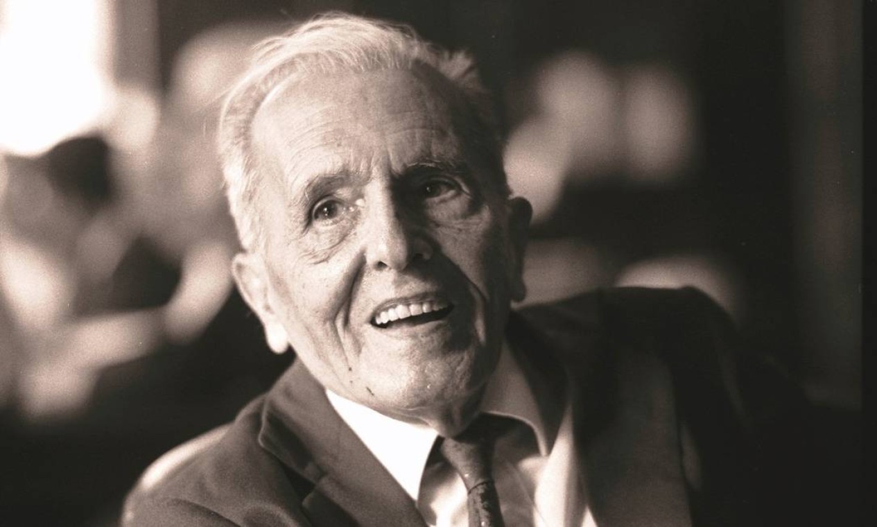 A vida de revolucionário de Luís Carlos Prestes em biografia de Daniel ...