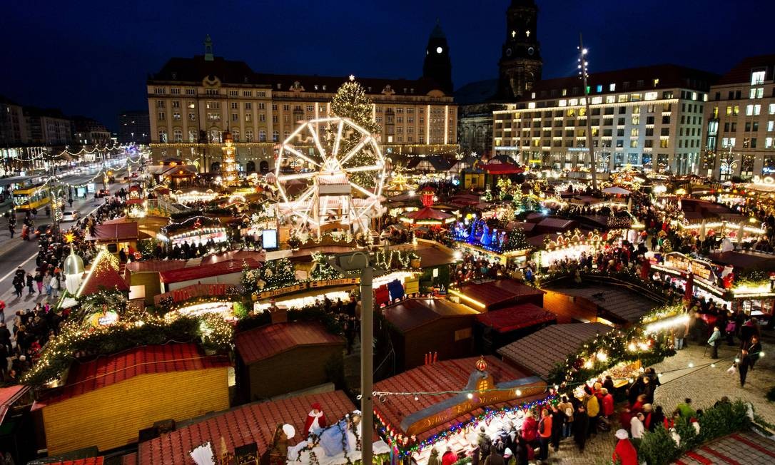 Tradição Dos Mercados De Natal Ilumina Cidades Na Alemanha E França