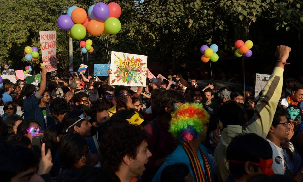 Parada gay reúne em Nova Délhi, na Índia - Jornal O Globo