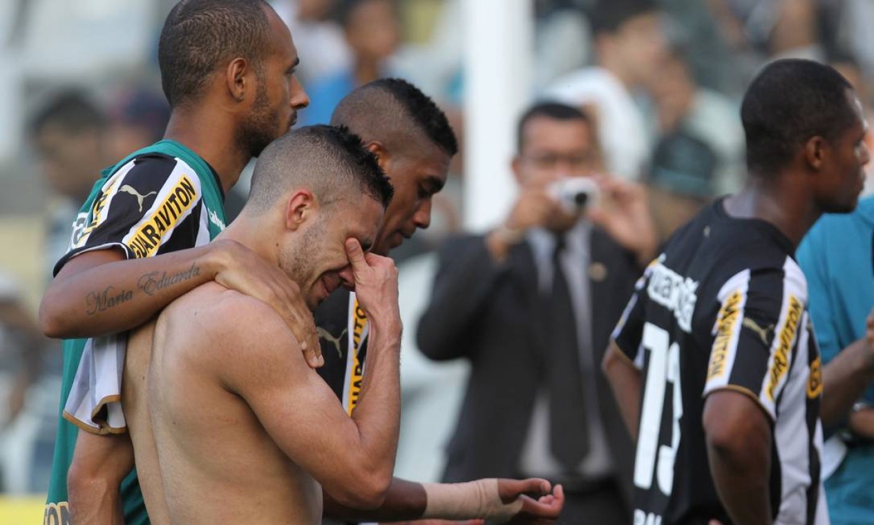 Botafogo Dribla Torcida No Retorno Ao Rio Jornal O Globo 6071