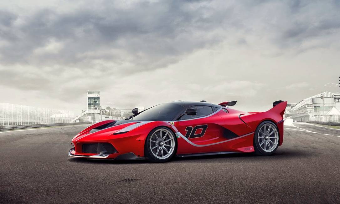 Nova Ferrari FXX K tem 1050cv e não pode andar nas ruas - Jornal O