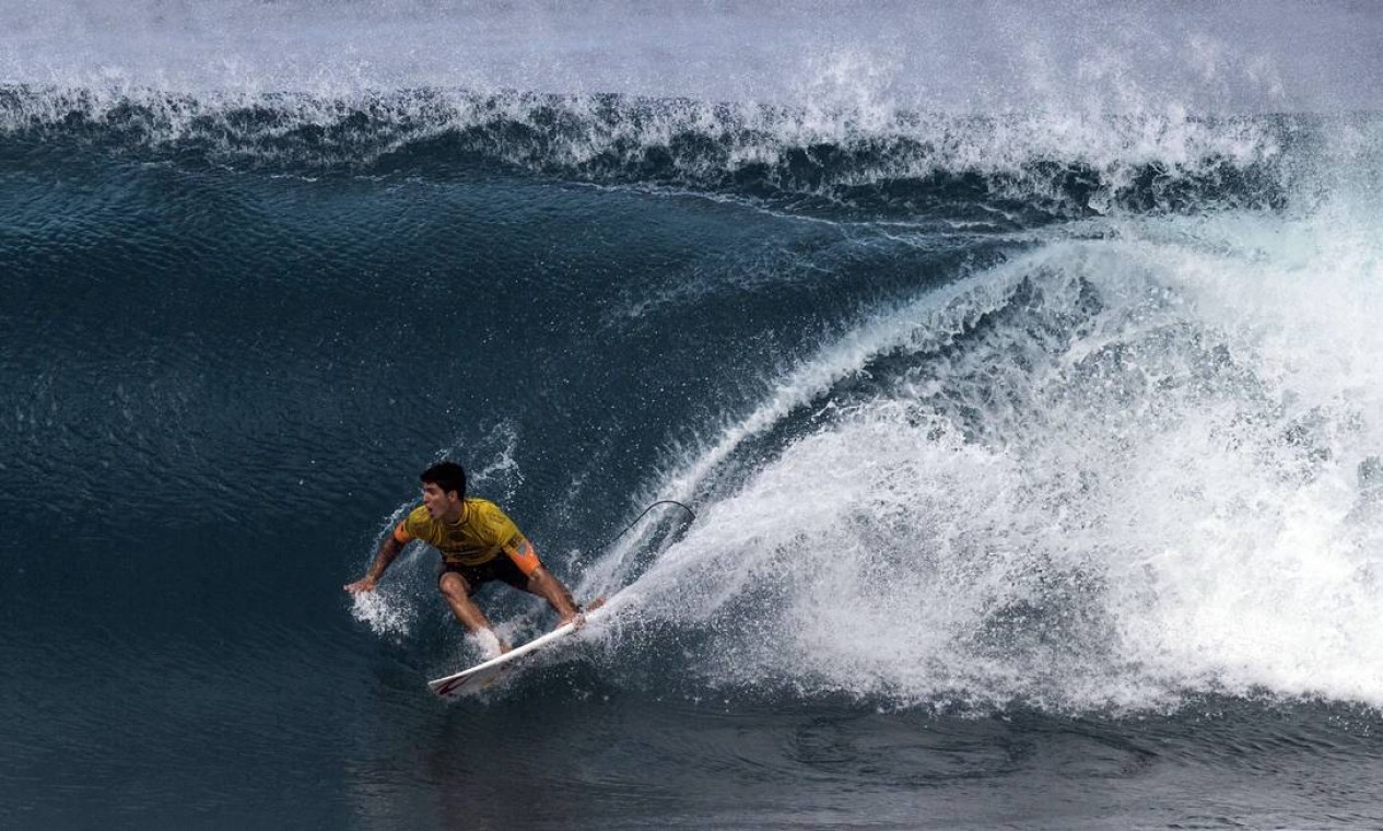 O surfista brasileiro conquistou a façanha aos 20 anos Foto: Kent Nishimura / AFP