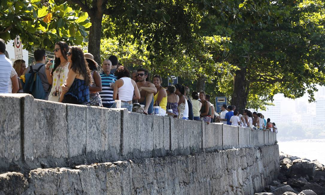 Melhores bares para um happy-hour completo na Urca