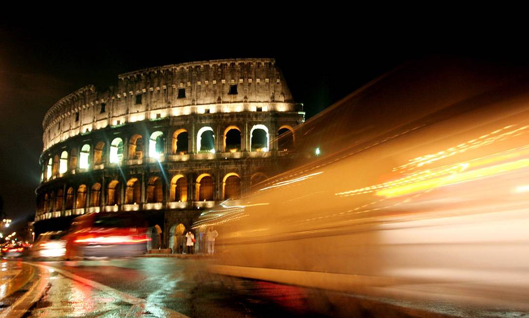 
O Coliseu em Roma à noite: cidade terá zona onde prostituição será tolerada
Foto:
REUTERS/Benvegnu' Guaitoli
