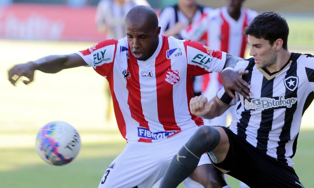 Botafogo vence o Bangu e assume a liderança do Campeonato Carioca ...