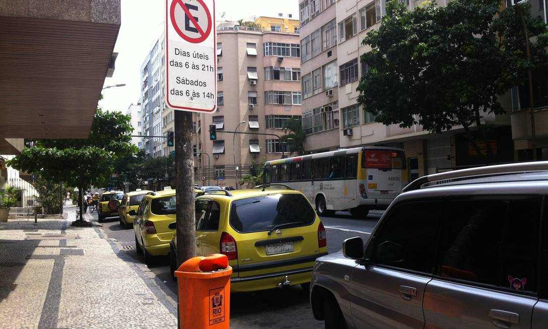 Veículos são proibidos de estacionar em ruas de SP durante a Copa