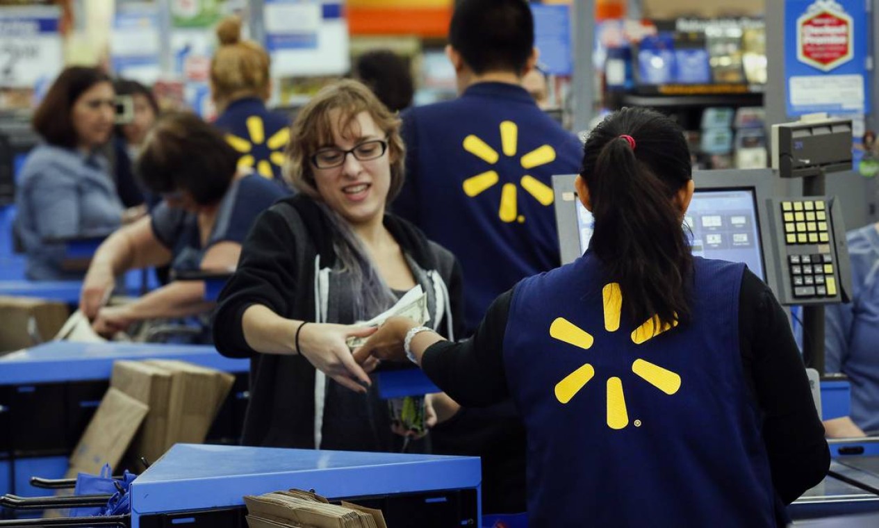 8 polêmicas entre o Walmart, os funcionários e consumidores