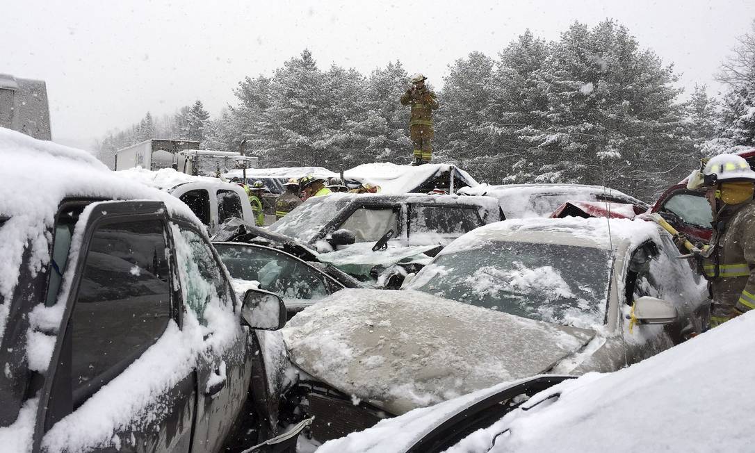 
Mais de 40 carros se envolveram em um acidente de trânsito no Maine
Foto:
Stephen McCausland
/
AP
