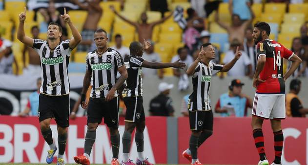 Com lances polêmicos, Flamengo domina o jogo e vence o Botafogo
