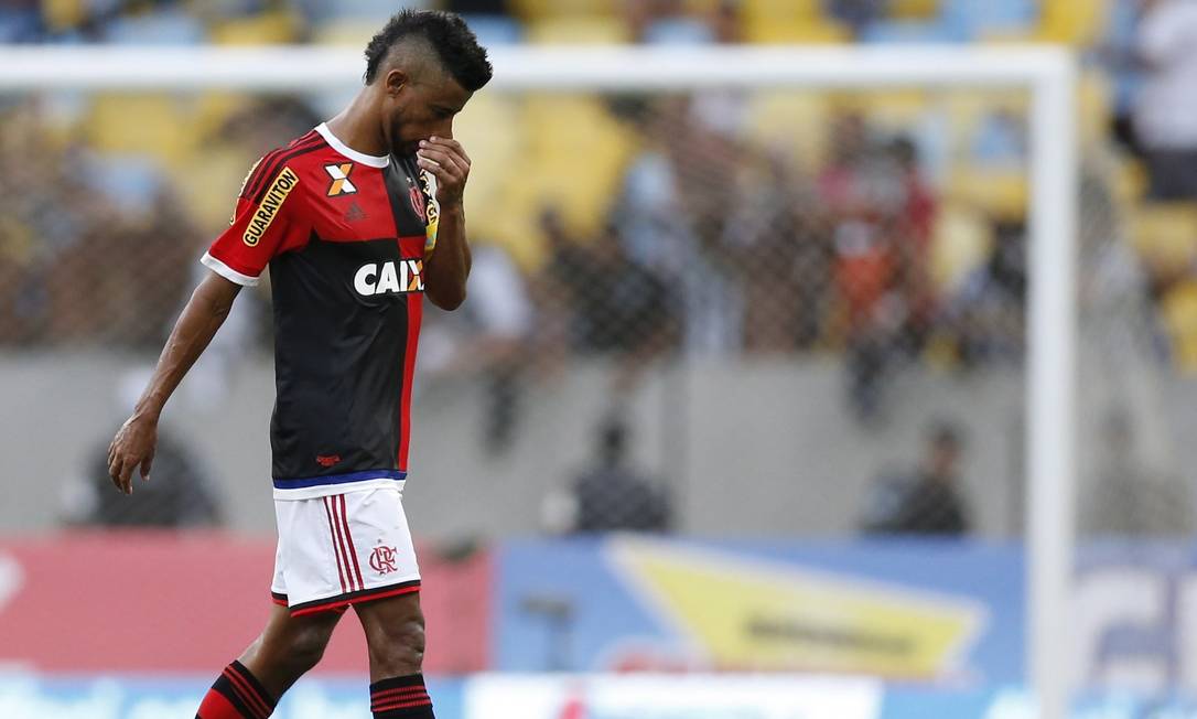 Com lances polêmicos, Flamengo domina o jogo e vence o Botafogo