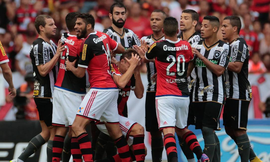 Eficiente no contra-ataque, Botafogo vence Flamengo por 1 a 0 no dia ...