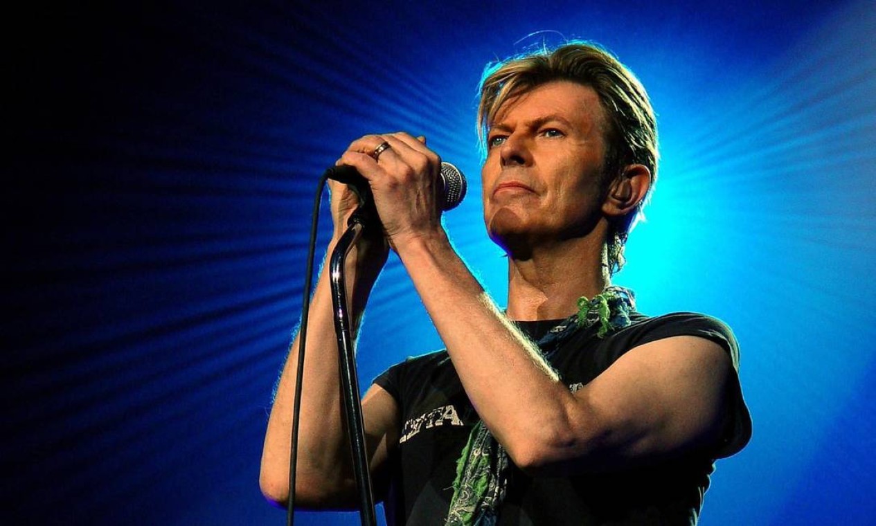 e o cantor David Bowie disseram ter residência na Suíça no período analisado Foto: Divulgação