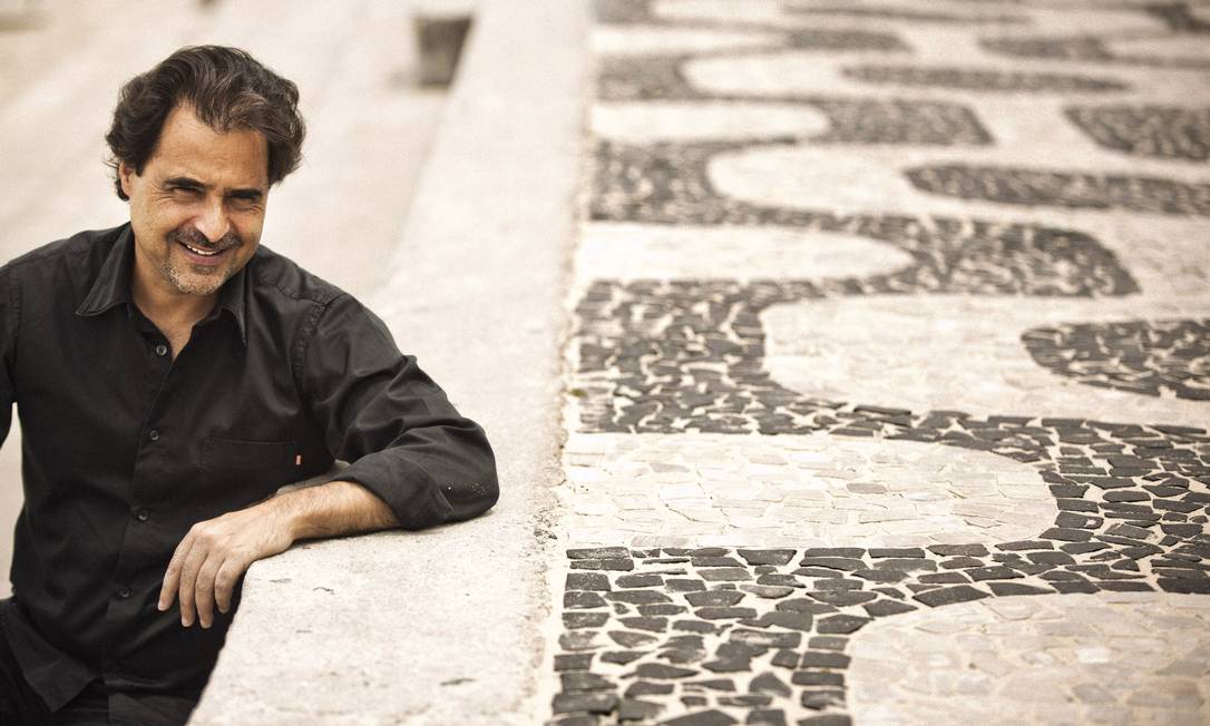 José Eduardo Agualusa é um dos finalistas do Man Booker International ...