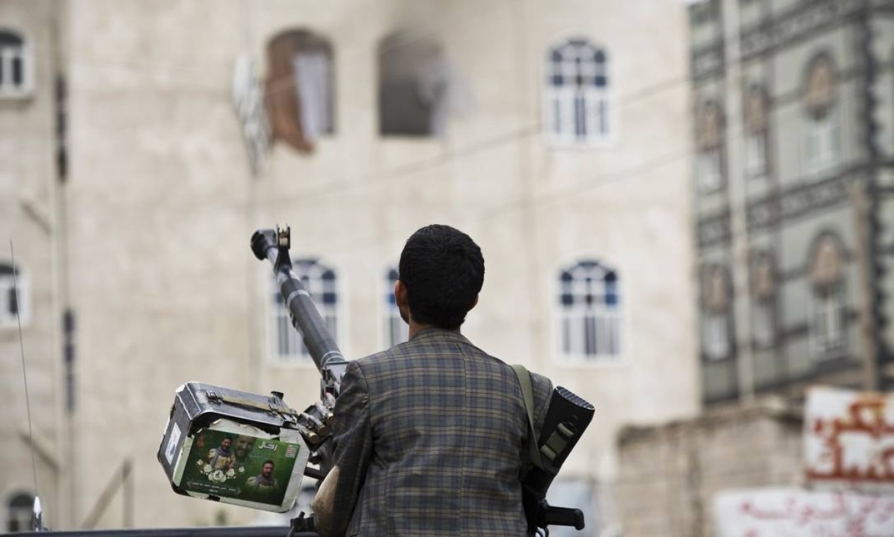 Cidades se tornaram pontos de guerra, como bairros da capital Foto: Hani Mohammed / AP