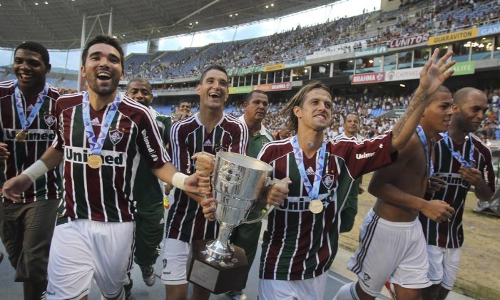 Fluminense comemora a Taça Guanabara após vencer a final de 2012, no Engenhão Foto: Alexandre Cassiano / Agência O Globo