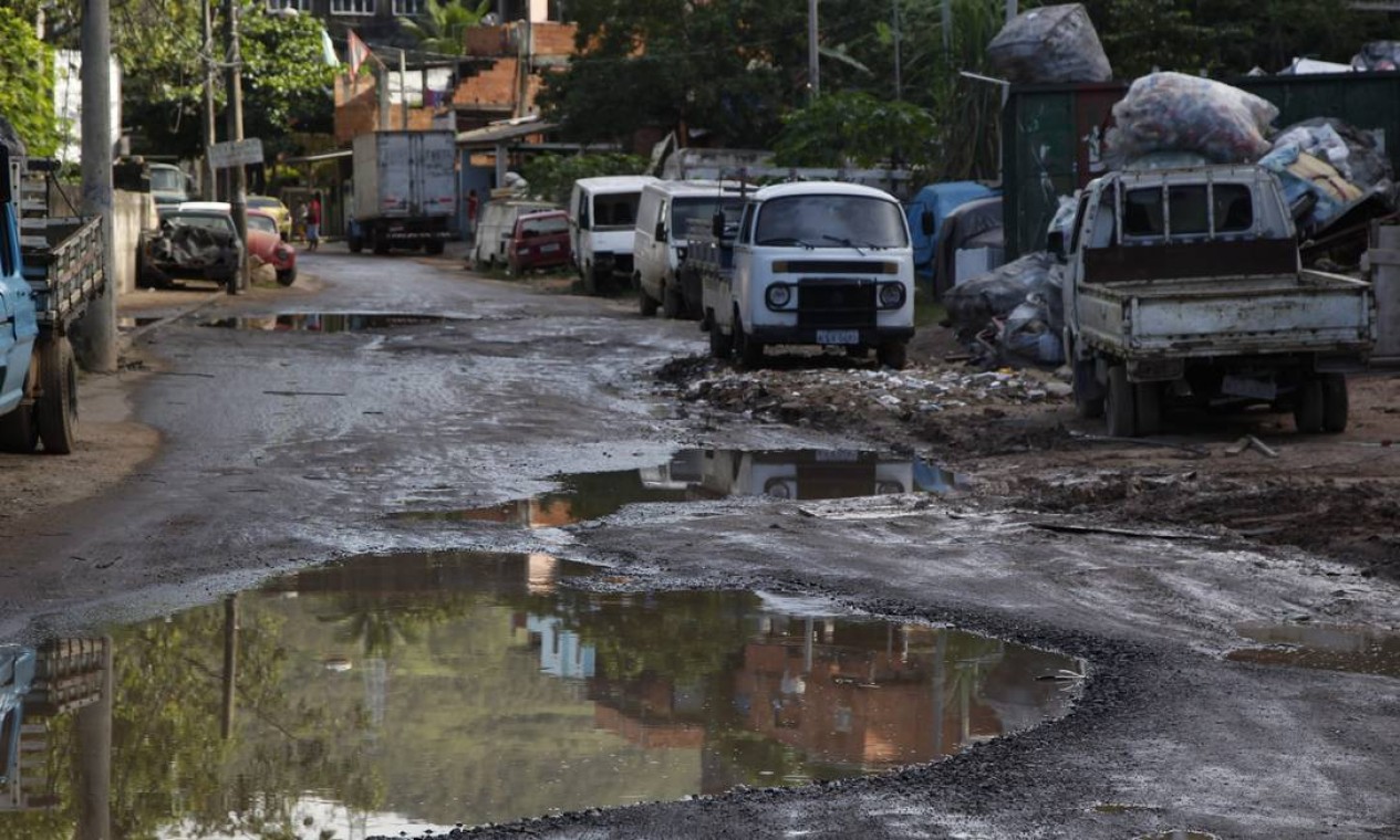 Esgoto A C U Aberto Perturba A Vida De Moradores Do Recreio E Do Tanque Jornal O Globo