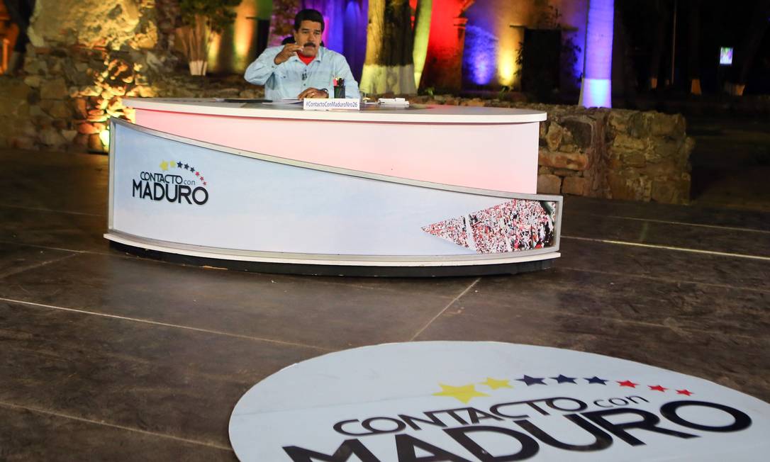 
Maduro durante o programa semanal de TV: “Estou tendo a maior paciência do mundo com o governo bandido de Rajoy”
Foto:
-
/
AFP

