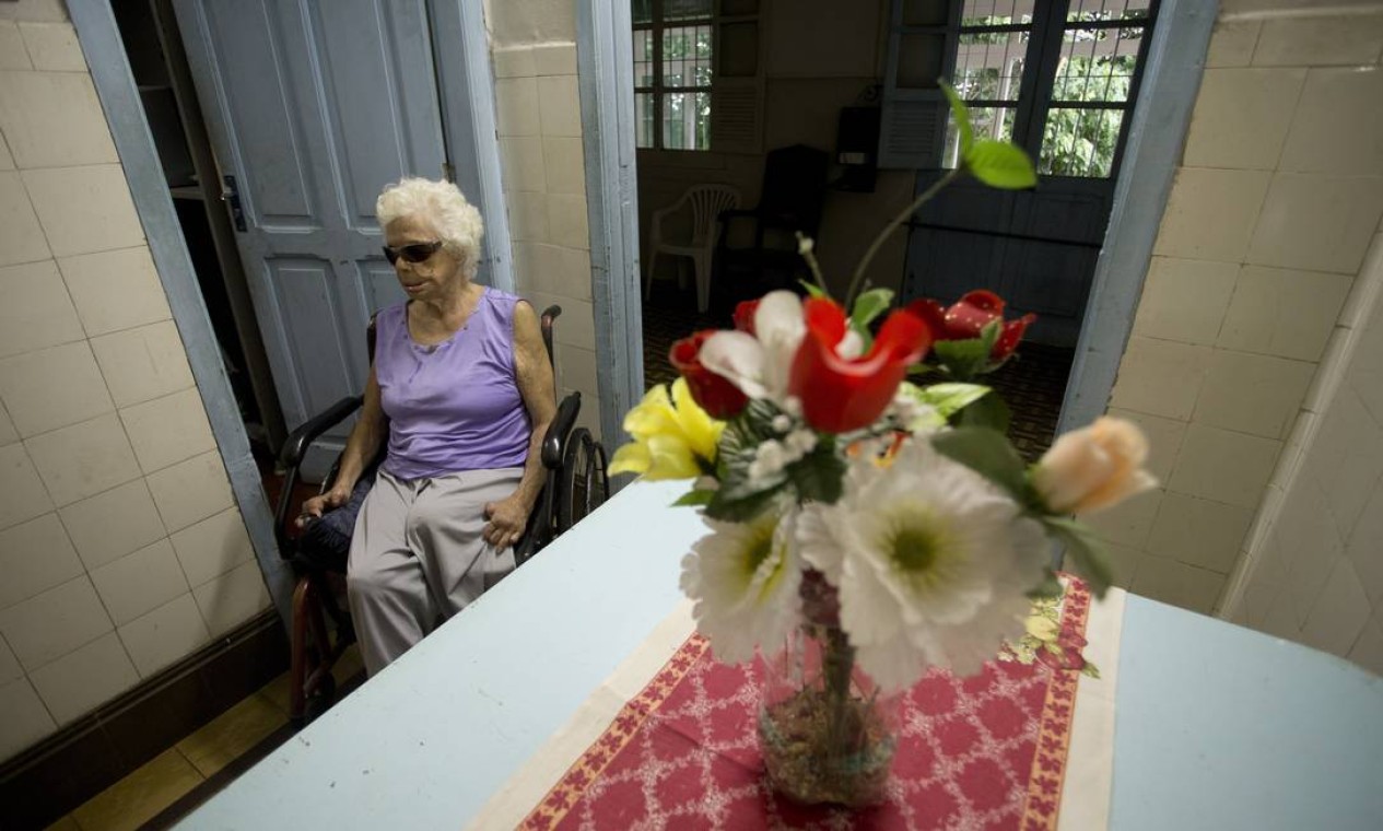 Dalva Monteiro Cavalcante é uma das internas mais antigas do hospital: vive lá há 60 anos Foto: Márcia Foletto / Agência O Globo