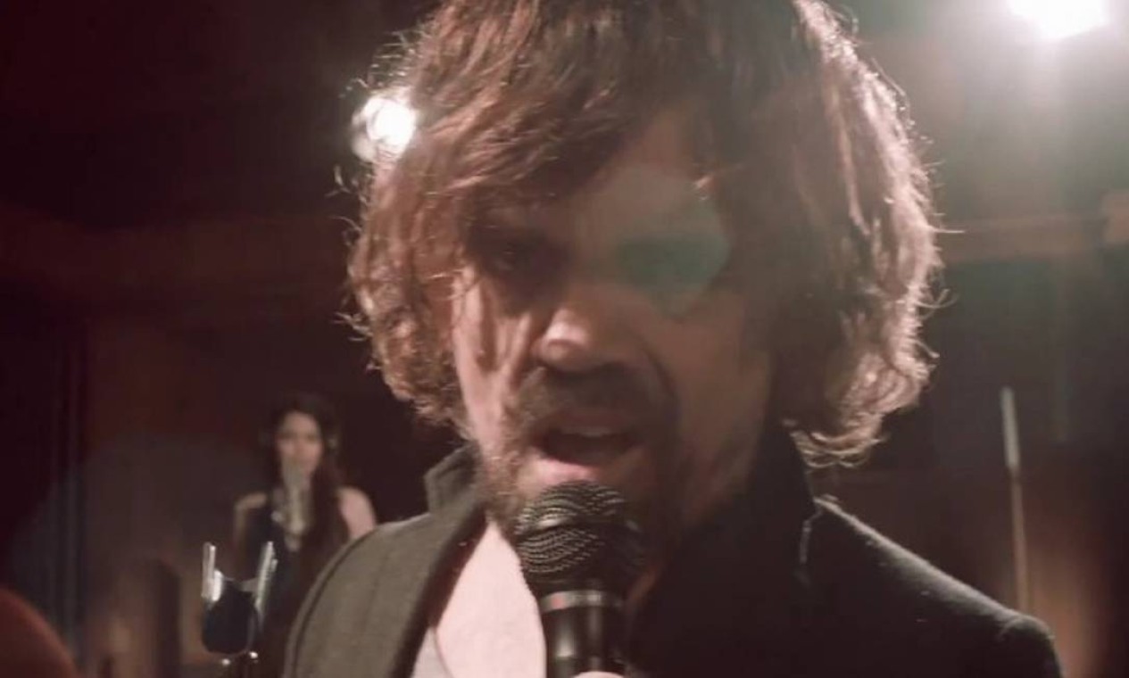Peter Dinklage O Tyrion Canta M sica Do Coldplay Sobre Mortes Em