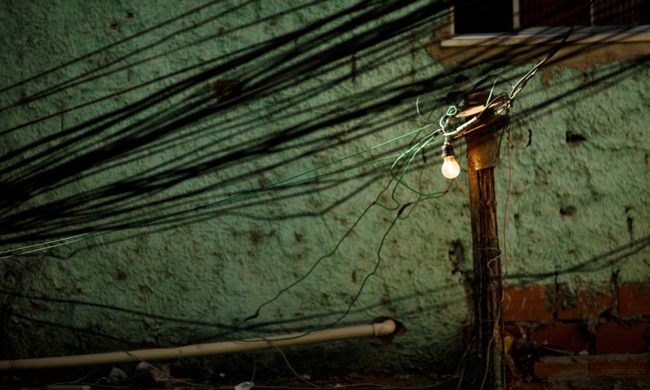 No ranking da Light, o Complexo da Maré está em primeiro lugar em perdas de energia elétrica Foto: Daniel Marenco / Agência O Globo
