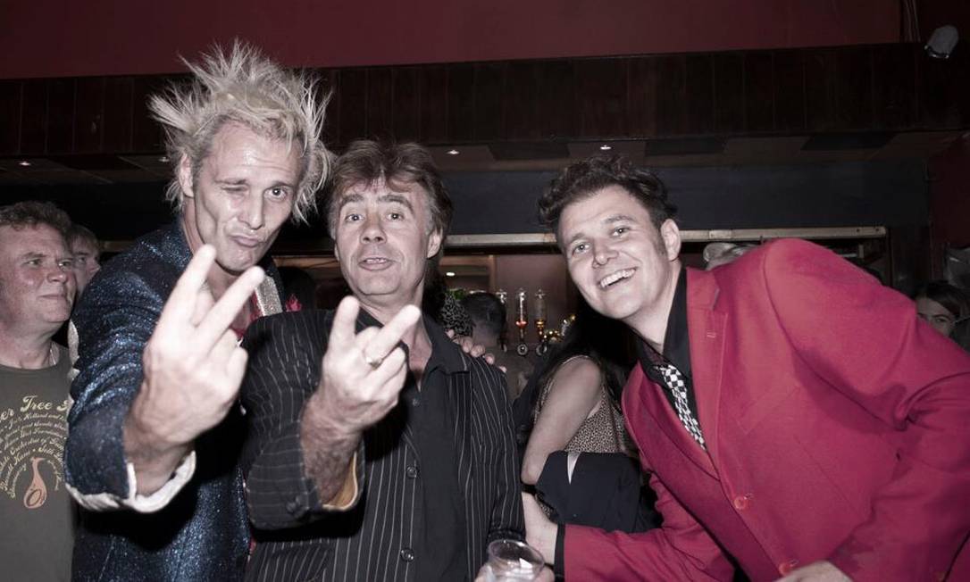 Baixista original dos Sex Pistols, Glen Matlock vai tocar com os