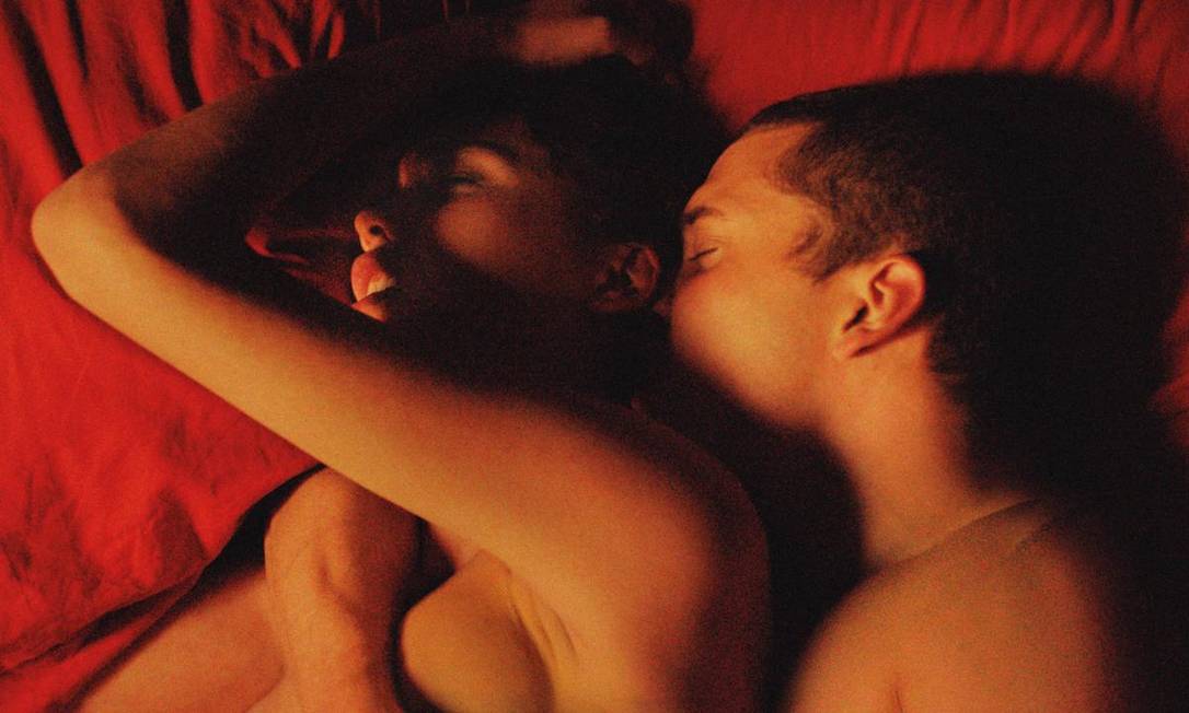 Cena do filme ‘Love’, exibido no Festival de Cannes este ano: desejo sexual feminino tem relação com fatores externos ao sexo Foto: Divulgação