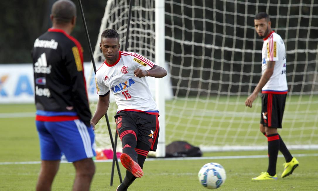 Luiz Antônio comemora volta da tranquilidade ao Flamengo Jornal O Globo