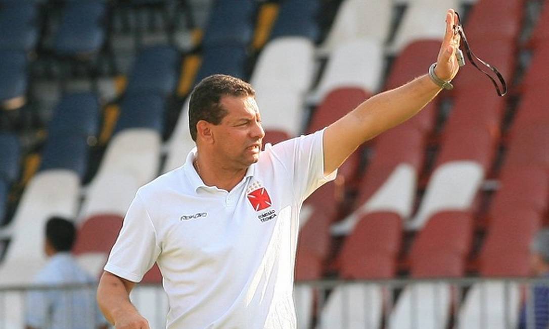 No Rio, Celso Roth deve assinar contrato com o Vasco nesta segunda ...