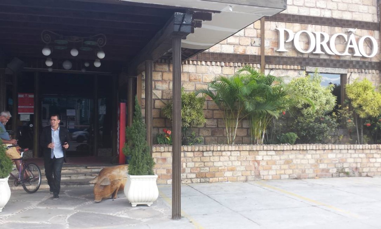 Churrascaria da rede Porcão, na Barra da Tijuca, fecha as portas ...