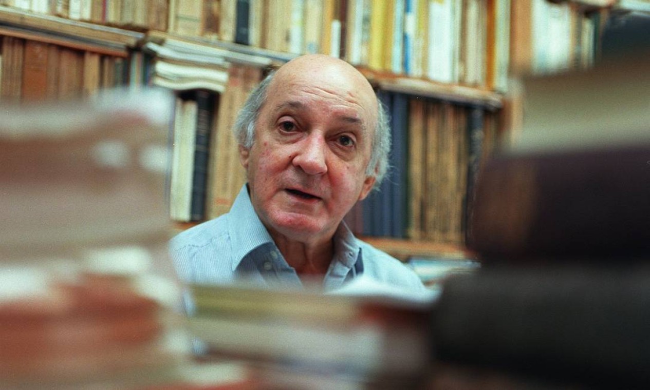O historiador e escritor José Ramos Tinhorão morreu de pneumonia. Foto: Sérgio Andrade