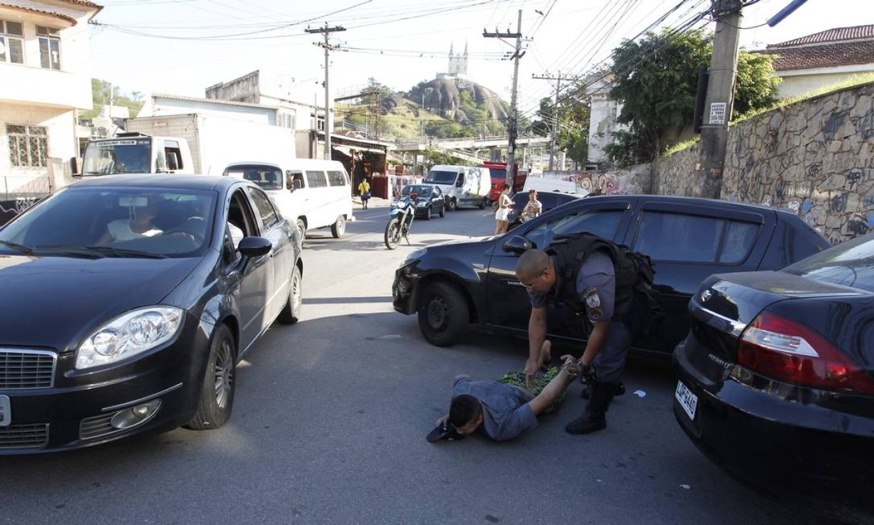 Homem é Agredido Depois De Cometer Assalto Em Olaria Jornal O Globo 8060