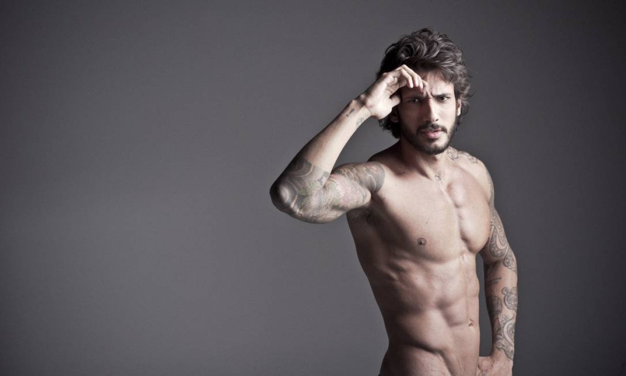 o-homem-nu-modelo-interpreta-as-principais-queixas-masculinas-em