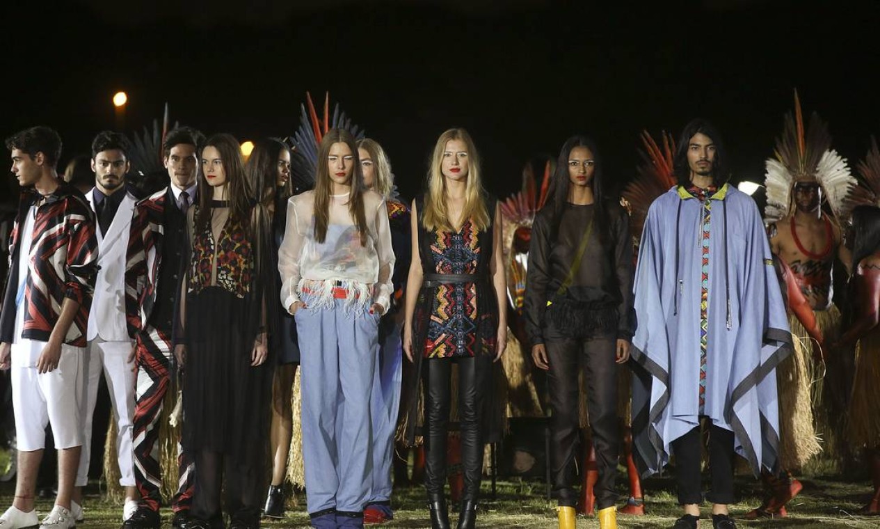 Confira os destaques do primeiro dia da São Paulo Fashion Week - Jornal ...
