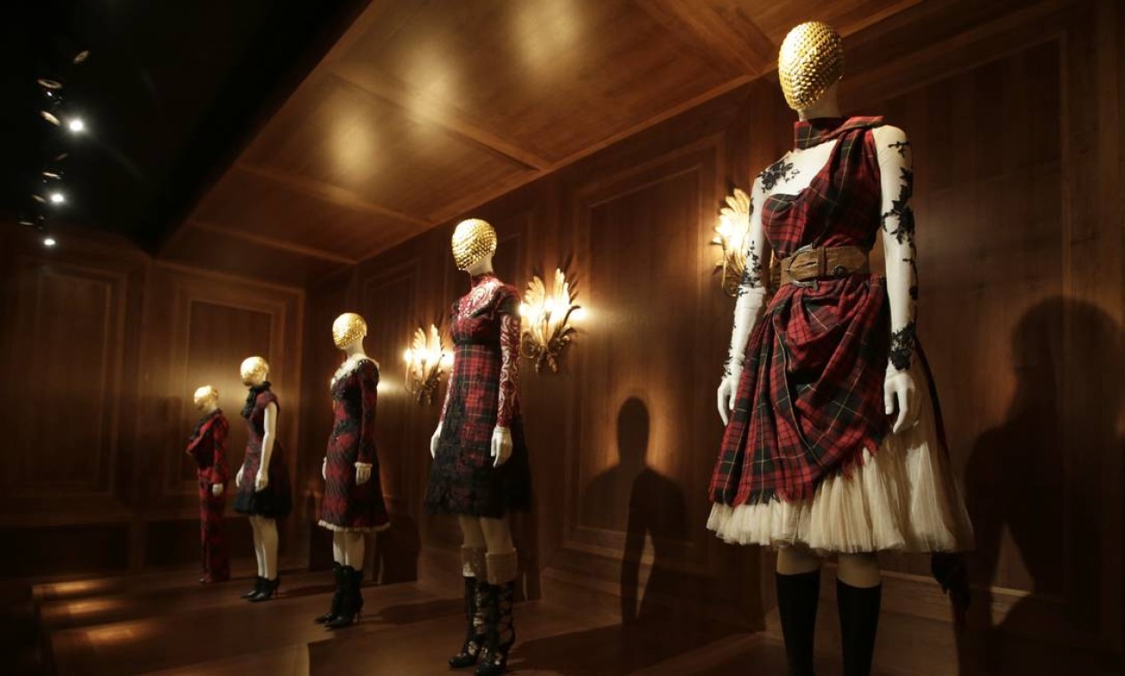 Em Londres: Por dentro da exposição 'Alexander McQueen: Savage