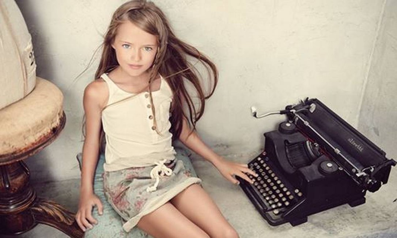 A modelo mirim Kristina Pimenova, de apenas 9 anos, considerada a mais 'bonita do mundo' tem sido motivo de acaloradas discussões nas redes sociais Foto: Reprodução / Instagram