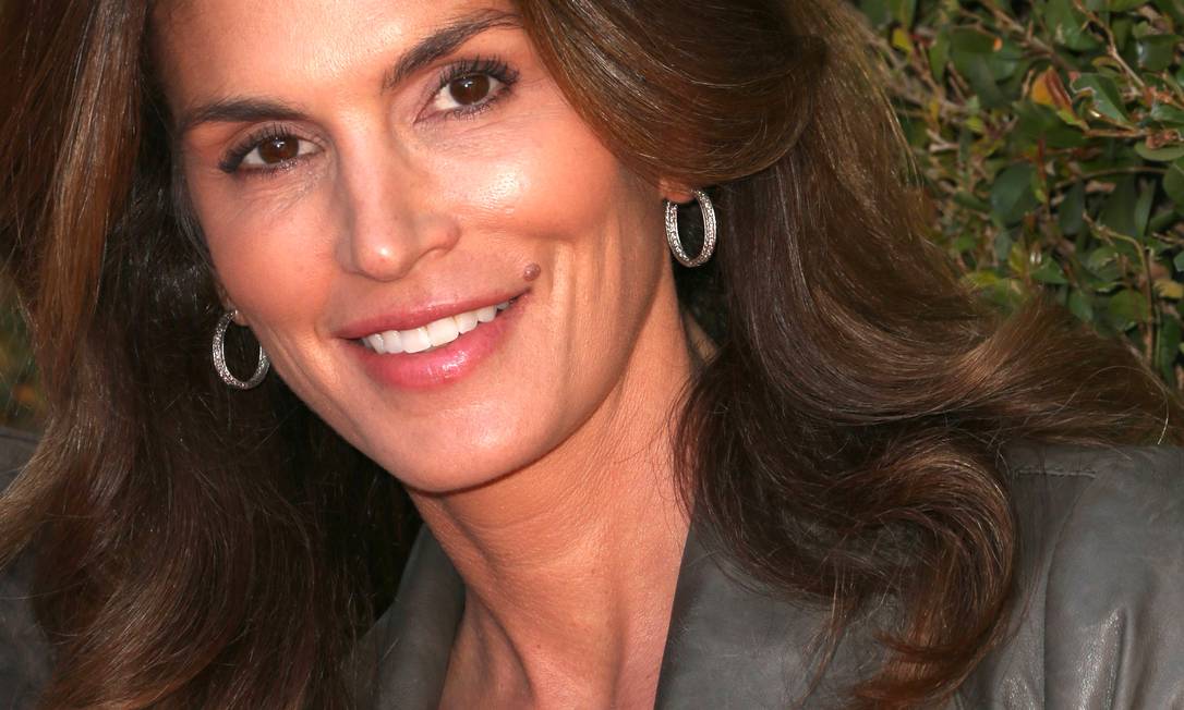 Famosa por sua pinta no rosto, Cindy Crawford revela que pensou em ...