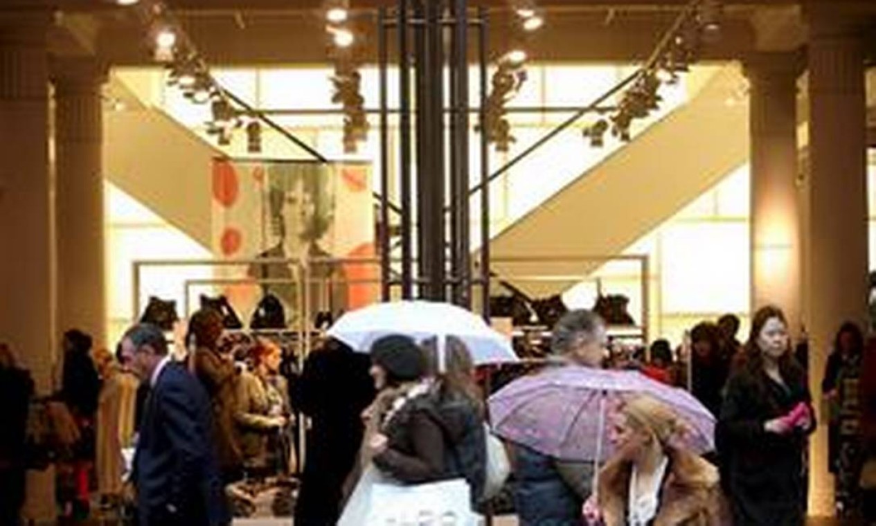 H&M deve chegar ao Brasil no início de 2013, diz jornal Jornal O Globo