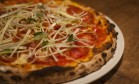 A pizza Toscana da Capricciosa. Foto: Adriana Lorete / O Globo