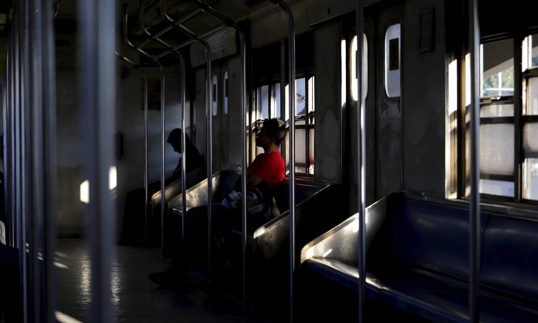 vc repórter: trens da SuperVia são sinônimo de desconforto no Rio