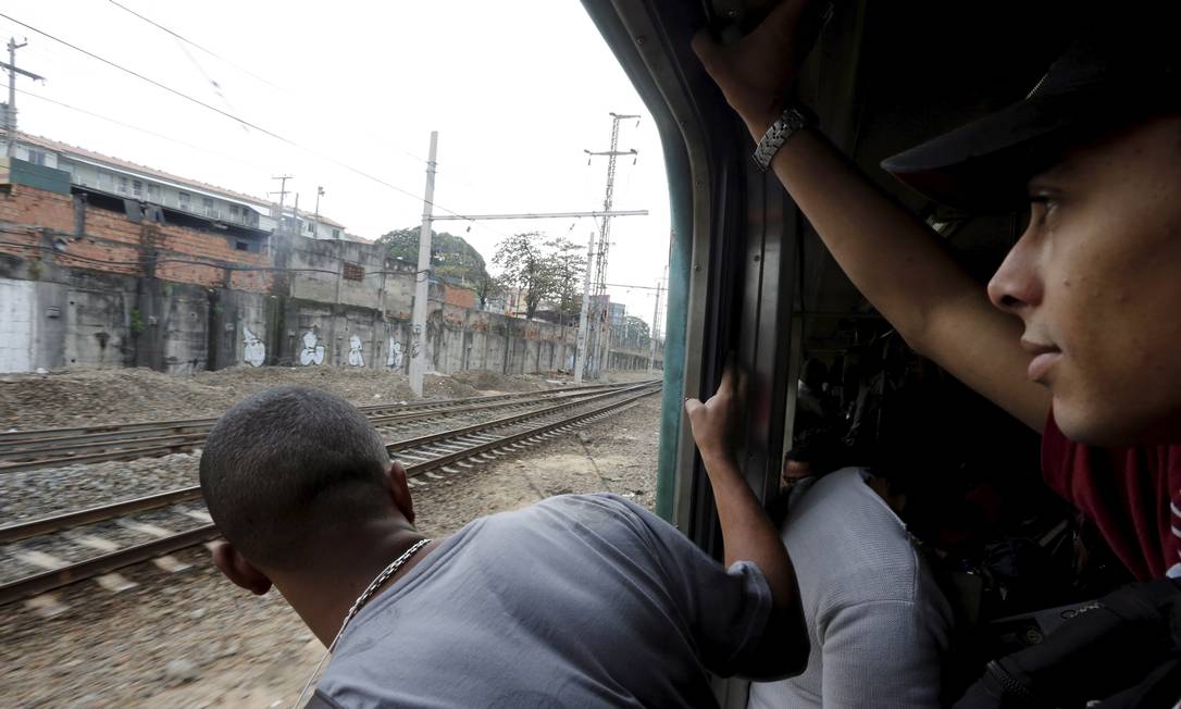 vc repórter: trens da SuperVia são sinônimo de desconforto no Rio