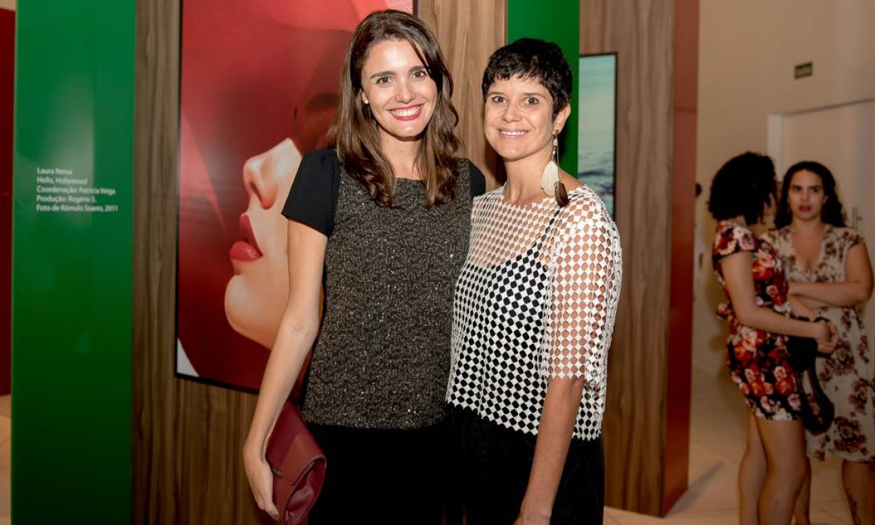 A editora-assistente do Ela Digital Fernanda Baldioti e a produtora de moda Bebel Moraes Foto: Divulgação