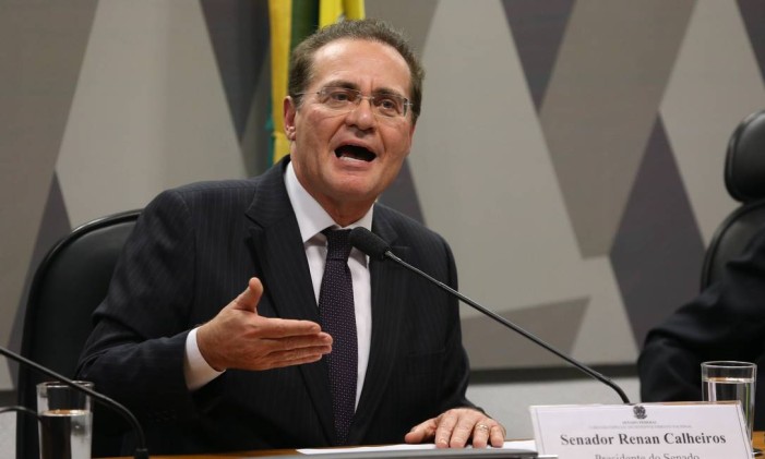 O presidente do Senado, Renan Calheiros, instala comissão especial para analisar Agenda Brasil Foto: Ailton de Freitas / Agência O Globo