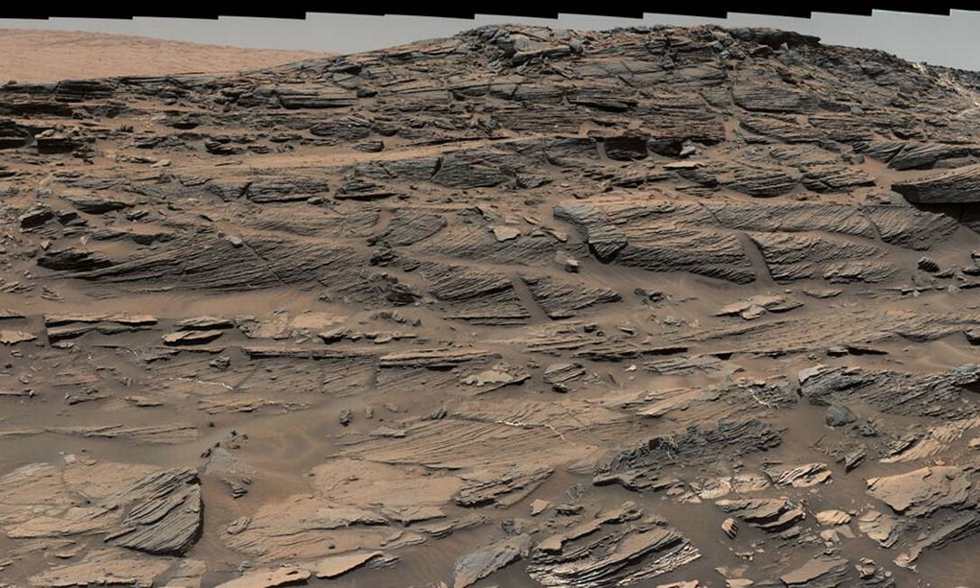 
As formações de arenito aos pés do Monte Sharp, em Marte, vistas pelo veículo-robô Curiosity
Foto:
NASA/JPL-Caltech/MSSS
