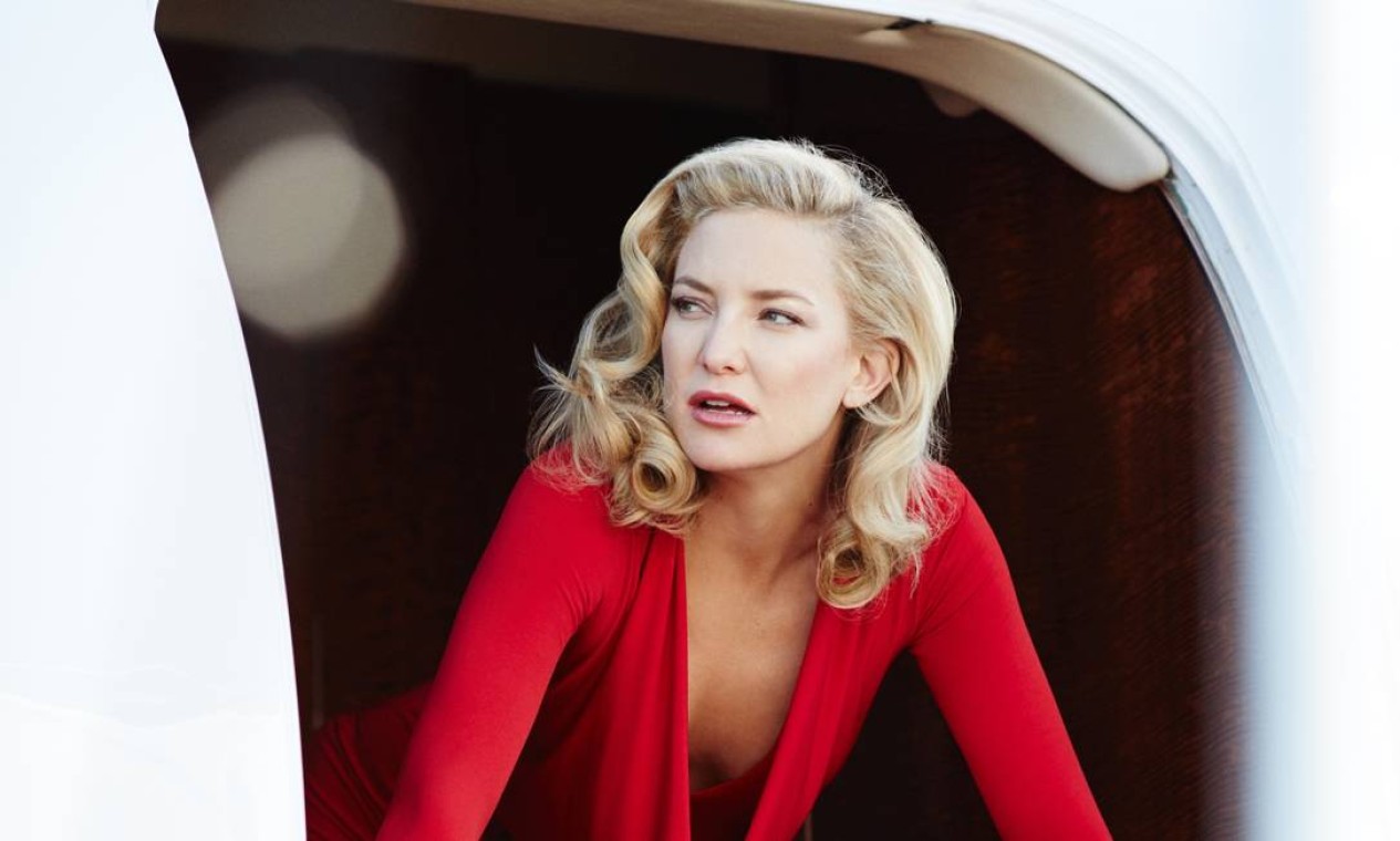 Kate Hudson é A Musa Do Calendário Campari 2016 Jornal O Globo 